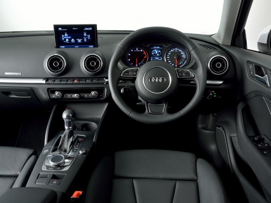 Торпедо Audi A3 Sportback 1.8T Quattro (8V) 2013 года  (JP) (фото 2 из 4)